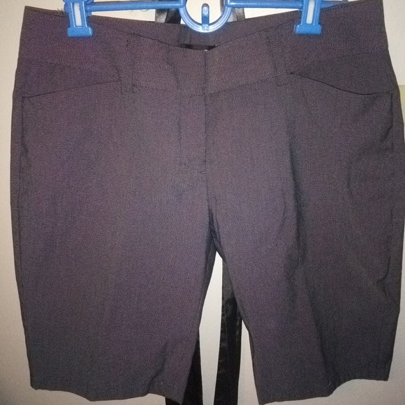 Women's shorts - Picture 2 of 2